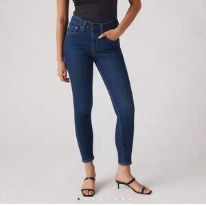 Levis 721 Dark Denim - Size 28